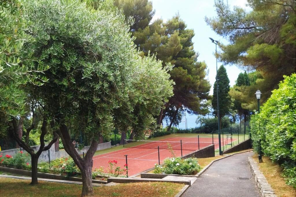 Apartamento Casaviva - Beautiful Bilo With Shared Pool In Genova Nervi Exterior foto
